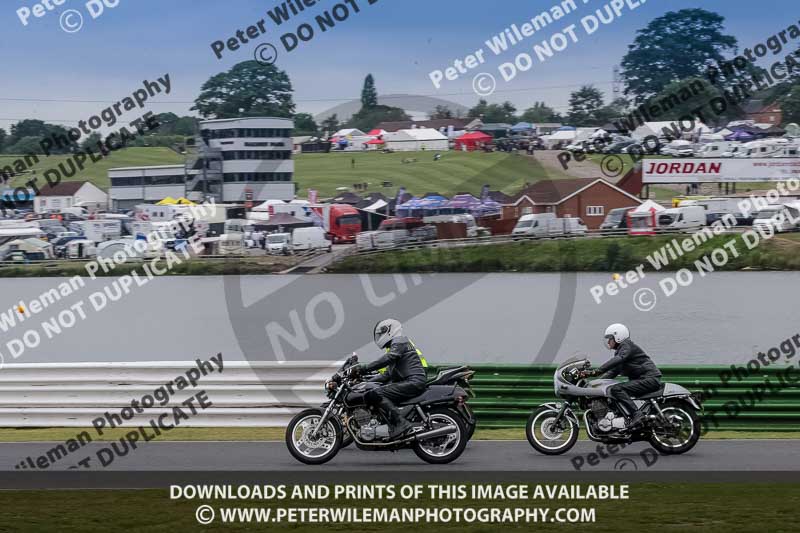 Vintage motorcycle club;eventdigitalimages;mallory park;mallory park trackday photographs;no limits trackdays;peter wileman photography;trackday digital images;trackday photos;vmcc festival 1000 bikes photographs